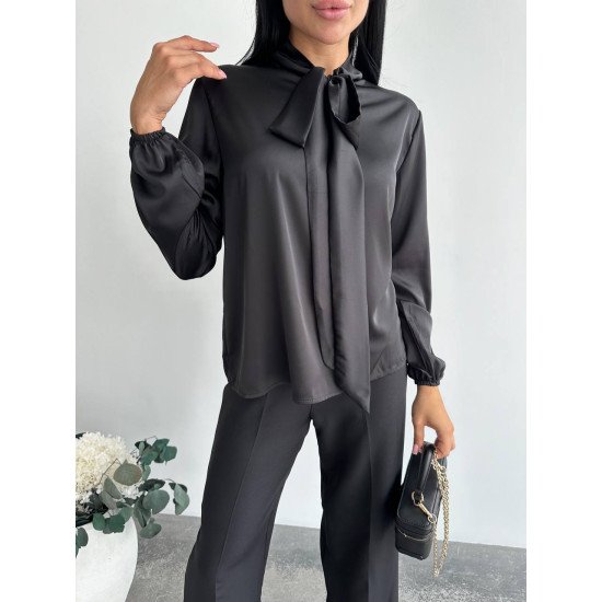 Блуза з бантом