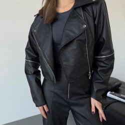 Крутезна жіноча косуха з якісного кожзама