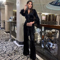 Костюм з бархату з натуральним пір’ям боа