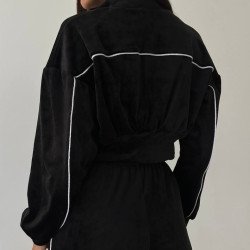 Крутезний костюм з мʼякого велюру