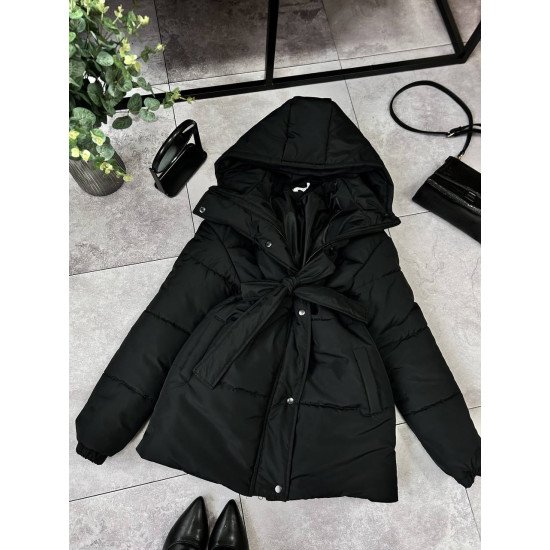 Куртка стильна з капюшоном. Якість топ!