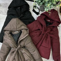 Куртка стильна з капюшоном. Якість топ!