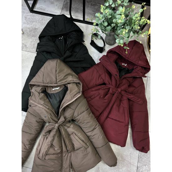 Куртка стильна з капюшоном. Якість топ!