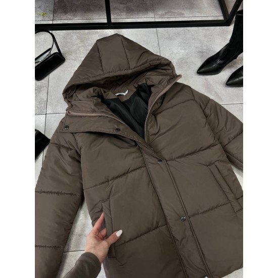 Куртка стильна з капюшоном. Якість топ!