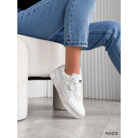 Кросівки жіночі білі  шкіряні