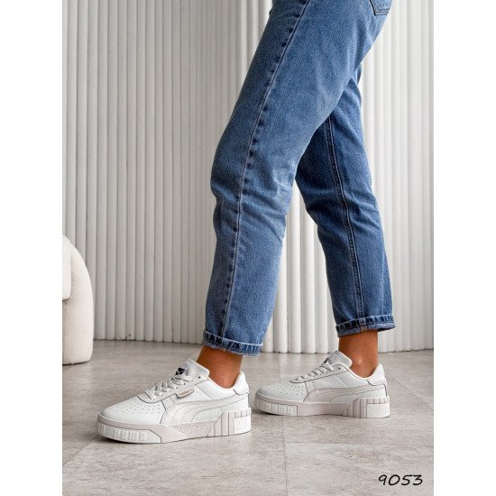 Кросівки жіночі білі  шкіряні