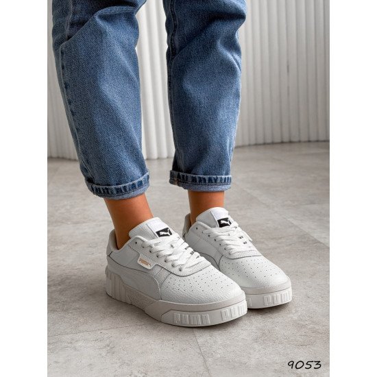 Кросівки жіночі білі  шкіряні