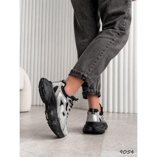 Кросівки жіночі  сірі + чорний, екозамша