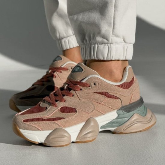 Кросівки жіночі Sandra пудра