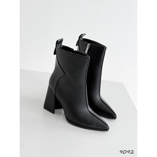 Ботильйони жіночі Laur чорні