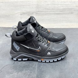 Зимові кросівки Nike