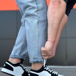 Кросівки чорно-білі