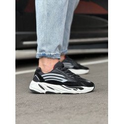 Кросівки Yeezy Boost чорно/білі