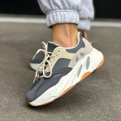 Жіночі кросівки з екошкіри сірі