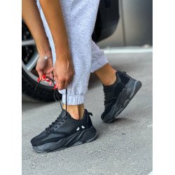 Кросівки жіночі з екошкіри