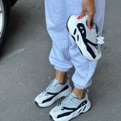 Кросівки жіночі з екошкіри