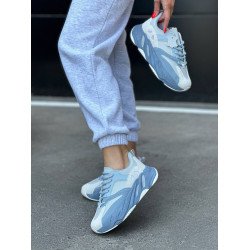 Кросівки жіночі з екошкіри