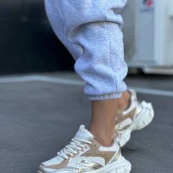 Кросівки жіночі