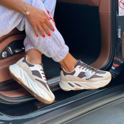 Кросівки жіночі з екошкіри