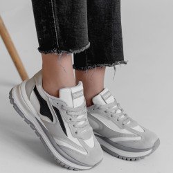 Стильні кросівки