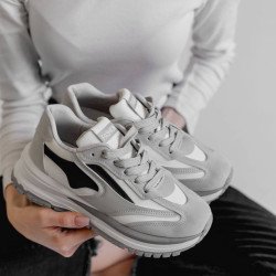 Стильні кросівки